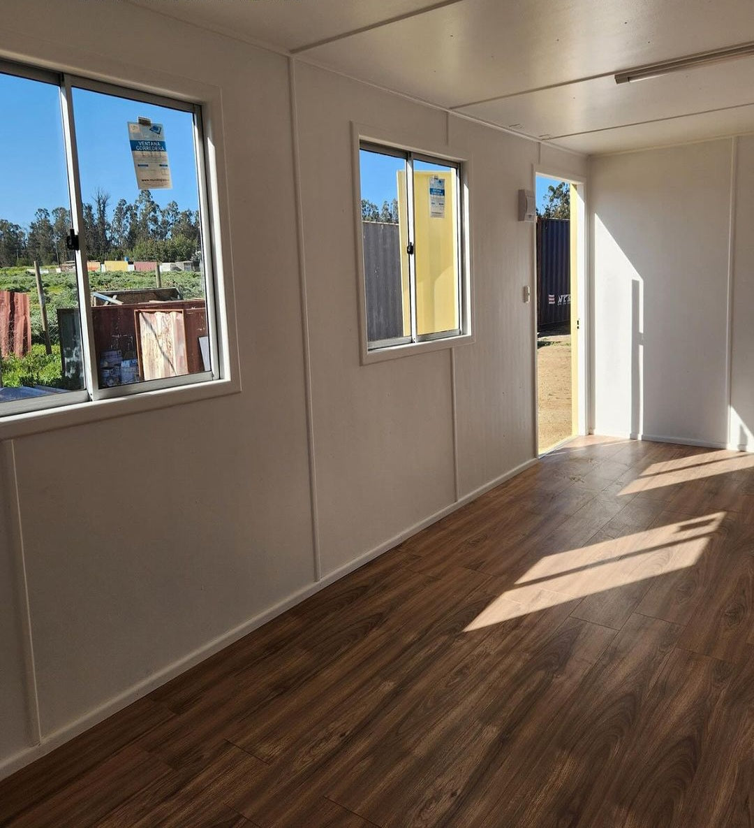Contenedor maritímo Oficina 24m² ( Ref: 10882 )
