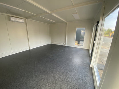 Contenedor de oficina tipo "London" 6,00 x 5,00 m