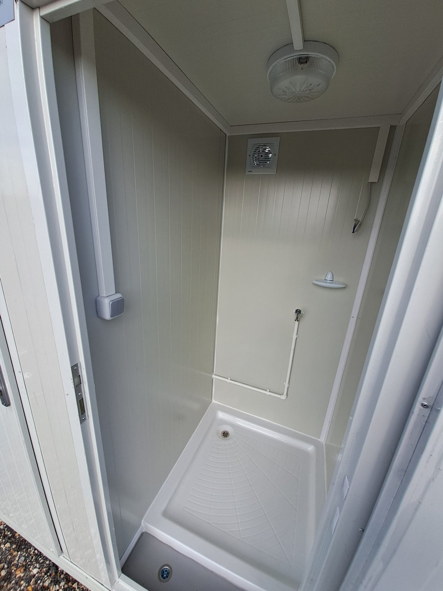 Módulo Sanitario WC + Lavabo + Ducha Conectable