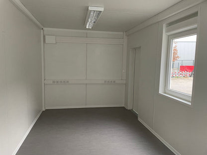 Contenedor oficina de 6,75 × 2,42 M ( Ref: 2350 )