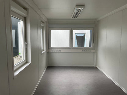 Contenedor oficina de 6,75 × 2,42 M ( Ref: 2350 )